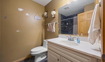 101 Hidden Meadow Ct, Apple Valley, MN 55124
