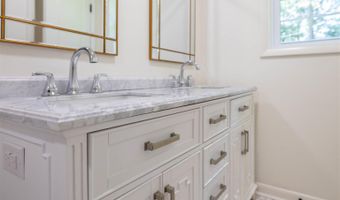22 Shady Ln, Albertville, AL 35950