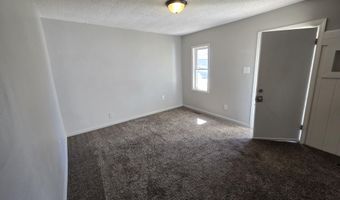 213 W College St, Aurora, MO 65605