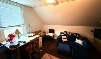 213 Railroad Ave, Alderson, WV 24910