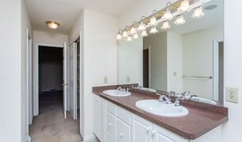 4 Hilander Dr, Albany, NY 12211