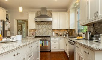 8809 SAUNDERS Ln, Bethesda, MD 20817