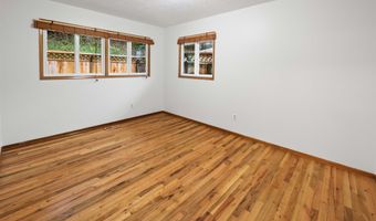 410 Pleasant Ave, Astoria, OR 97103