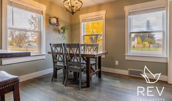 529 Circle Dr E, Cody, WY 82414