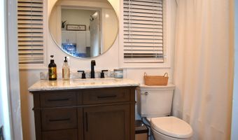 176 Richmond Ave, Amityville, NY 11701