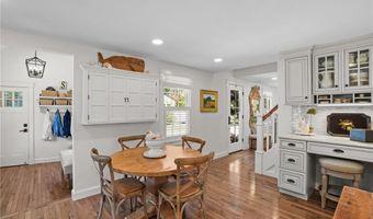 15 Harwood Rd, East Greenwich, RI 02818