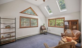 13 Swartzel Dr, Middletown, NJ 07748