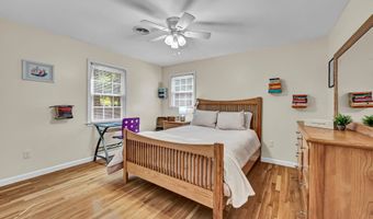 9 Arapaho Rd, Brookfield, CT 06804