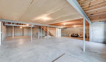 925 Meramec Grove Dr, Ballwin, MO 63021