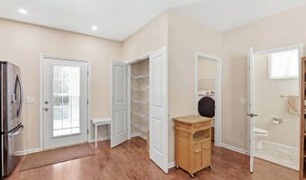 22 N Kirkwood St, Dover, DE 19904