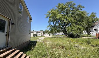 1301 Garland St, Allouez, WI 54301