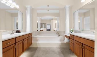 921 CLASSIC VIEW Dr, Auburndale, FL 33823