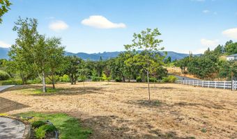 500 Pompadour Dr, Ashland, OR 97520