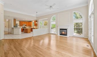 21565 CENTER POINT Cir, Ashburn, VA 20147