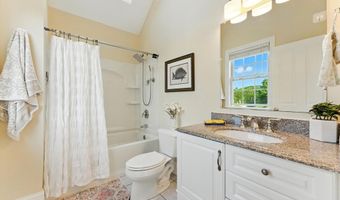 582 Trapelo Rd 582, Belmont, MA 02478