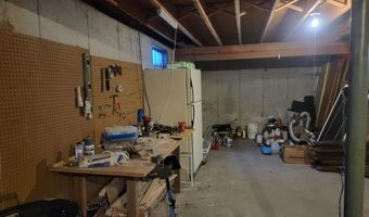 137 China Rd, Albion, ME 04910