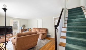 15 Preston Dr, North Kingstown, RI 02852