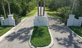 135 Water Oaks Way, Apalachicola, FL 32320