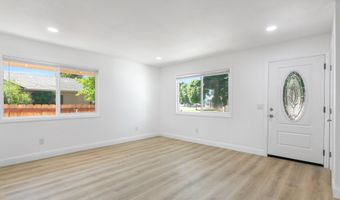 2445 Toyon St, Anderson, CA 96007