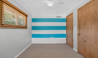 911 David St, Antioch, IL 60002