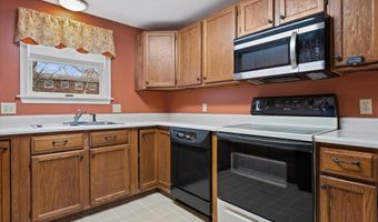 22 Cortland Cir, Bangor, ME 04401
