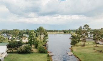 548 Walker Ln, Baxley, GA 31515