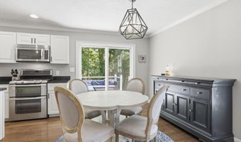 37 Hemlock Dr, Ayer, MA 01432