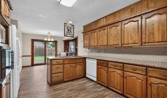 5908 Whitney Ln, Bartlesville, OK 74006
