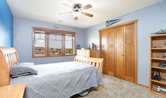 422 Stonegate Ct SW, Altoona, IA 50009