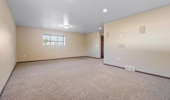 2020 S Lawson St, Aberdeen, SD 57401