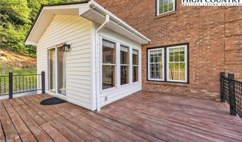 317 Dillard Dr, Jefferson, NC 28640