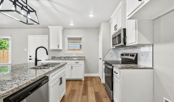 702 11th St, Abernathy, TX 79311