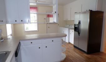 302 Baskin Ave, Bishopville, SC 29010