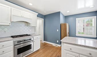 195 Shawnee Trl, Aurora, OH 44202