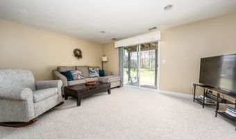 8 Hollyhock Knoll Ct 8, Bourne, MA 02532