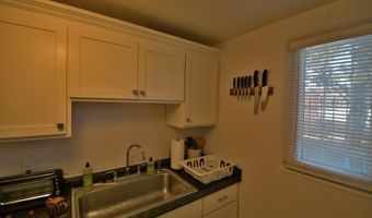 1340 San Mateo Blvd SE Apt 6, Albuquerque, NM 87108