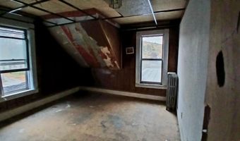 12 Pleasant St, Barre, VT 05641