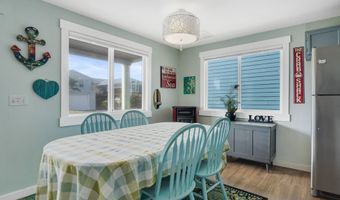 25915 BEACH Dr, Rockaway Beach, OR 97136