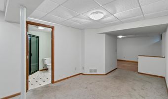 1210 Acewood Blvd, Madison, WI 53716