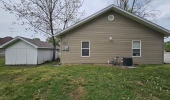 308 W Church St, Aurora, MO 65605
