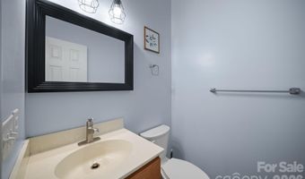 7 Apple Ln, Asheville, NC 28804