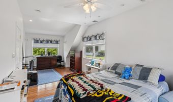 40 North Cir, Aberdeen, NJ 07747