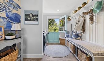 9 Dudley Dr, Narragansett, RI 02882