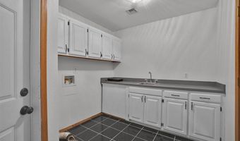 1101 Wendy Ln, Altus, OK 73521