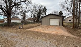 823 Center St, Alva, OK 73717