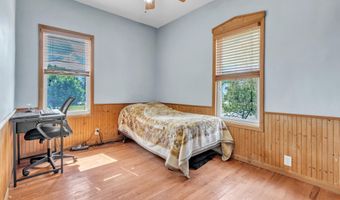 608 E Hazel St, Albion, IN 46701