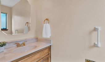 7910 Academy Trl NE, Albuquerque, NM 87109