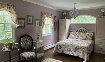 15 Royalwood Ct, Cheshire, CT 06410