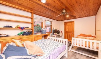 584 Division Rd, East Greenwich, RI 02818