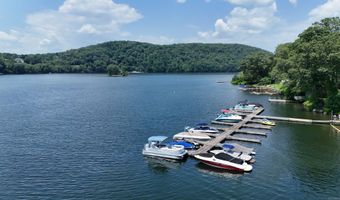 15 Wondy Way, Danbury, CT 06811